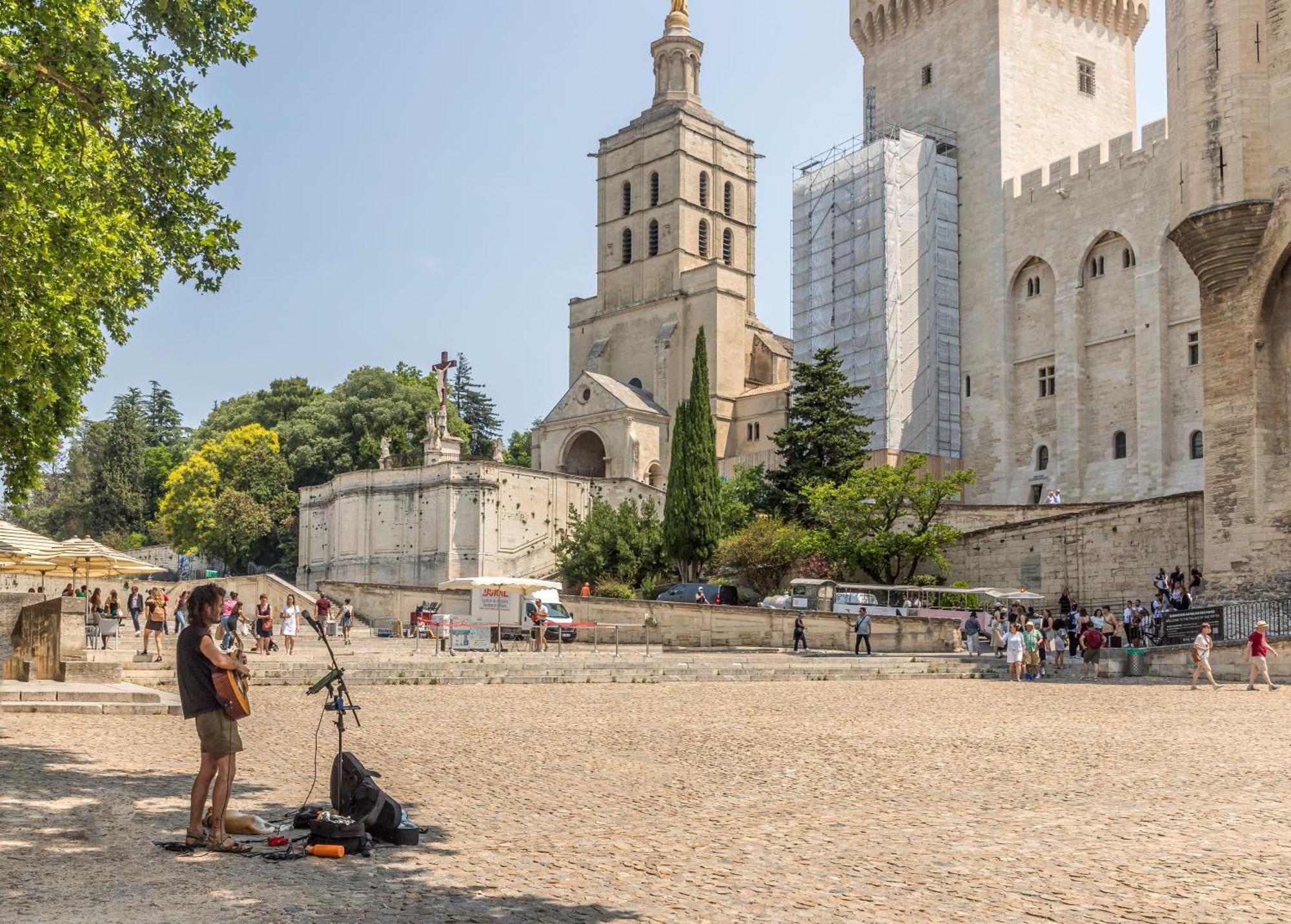 Camping Les Avignon - La Laune วิลเนิฟ-เลส์-อาวิญง ภายนอก รูปภาพ