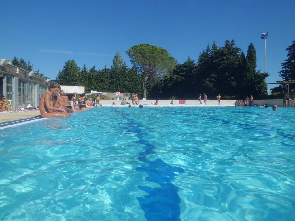 Camping Les Avignon - La Laune วิลเนิฟ-เลส์-อาวิญง ภายนอก รูปภาพ
